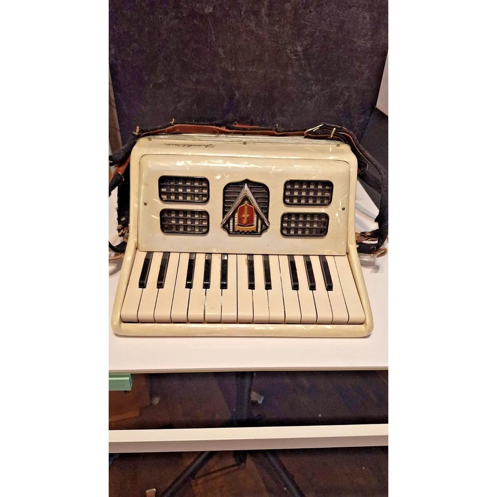 Bonelli Vintage Accordion 12 Bass 25 Key & STRAP MADE IN ITALY Used